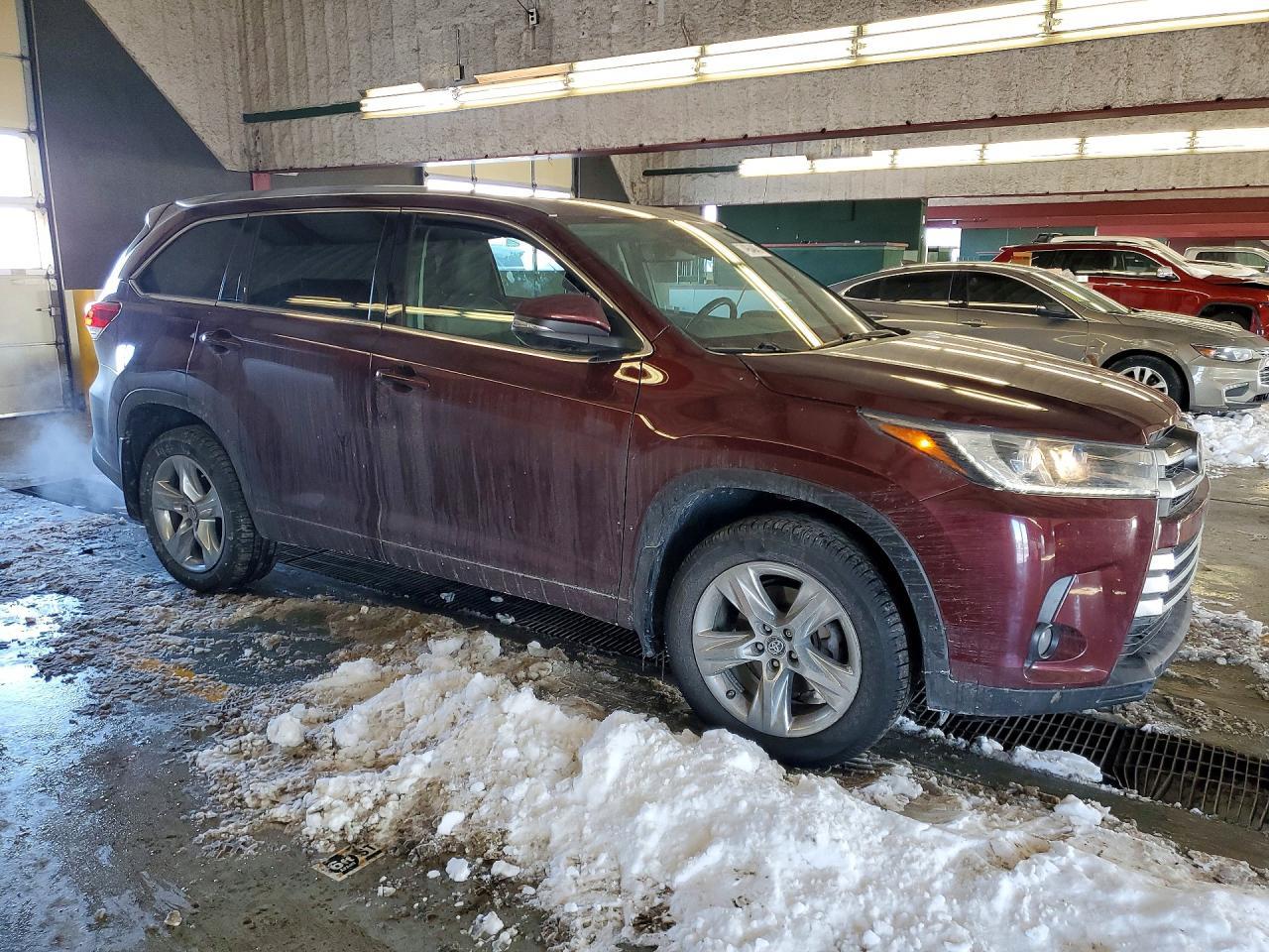 2017 TOYOTA HIGHLANDER