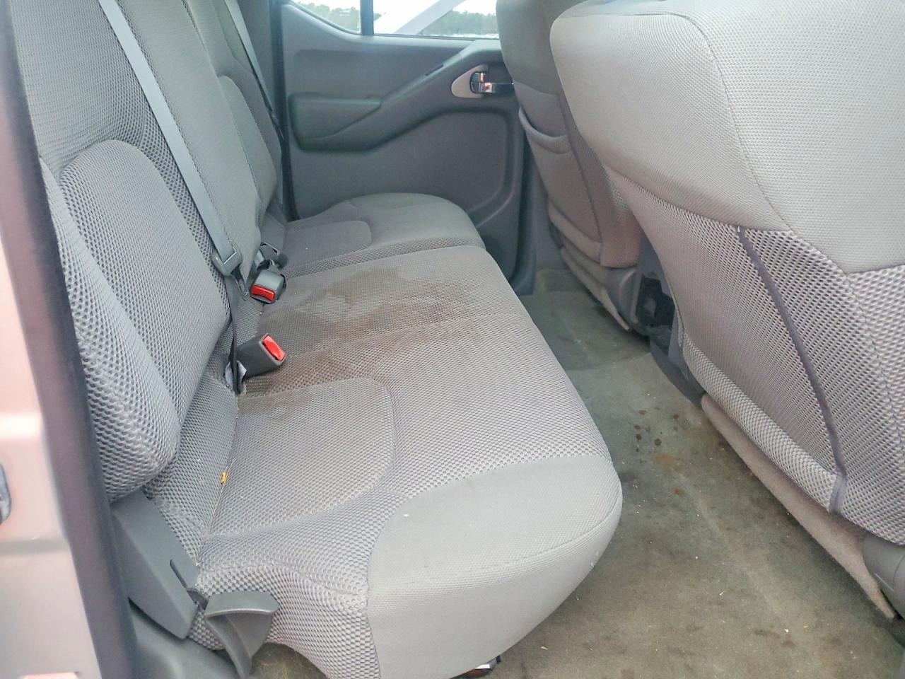 2016 NISSAN Frontier