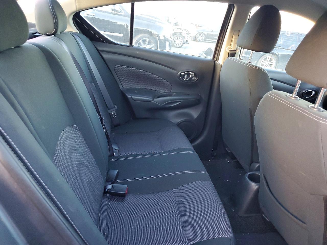 2017 NISSAN VERSA