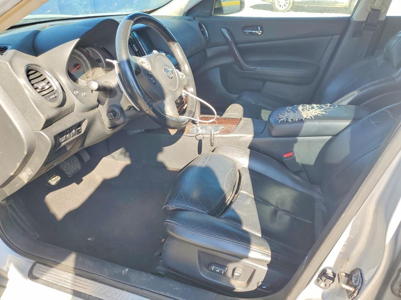 2010 NISSAN Maxima