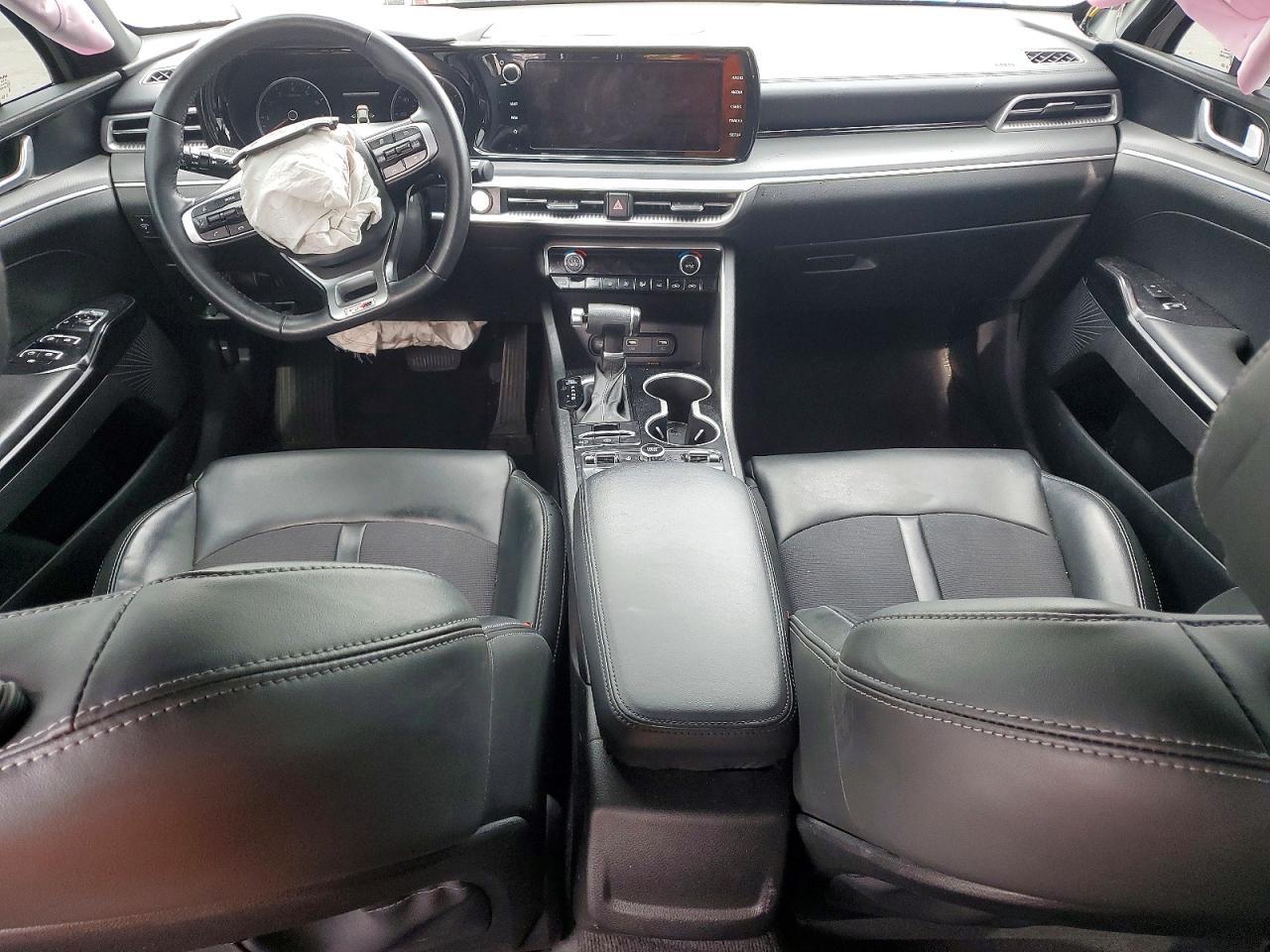 2022 KIA K5