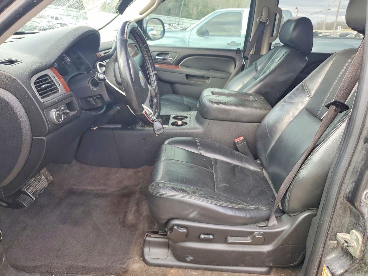 2011 CHEVROLET Tahoe