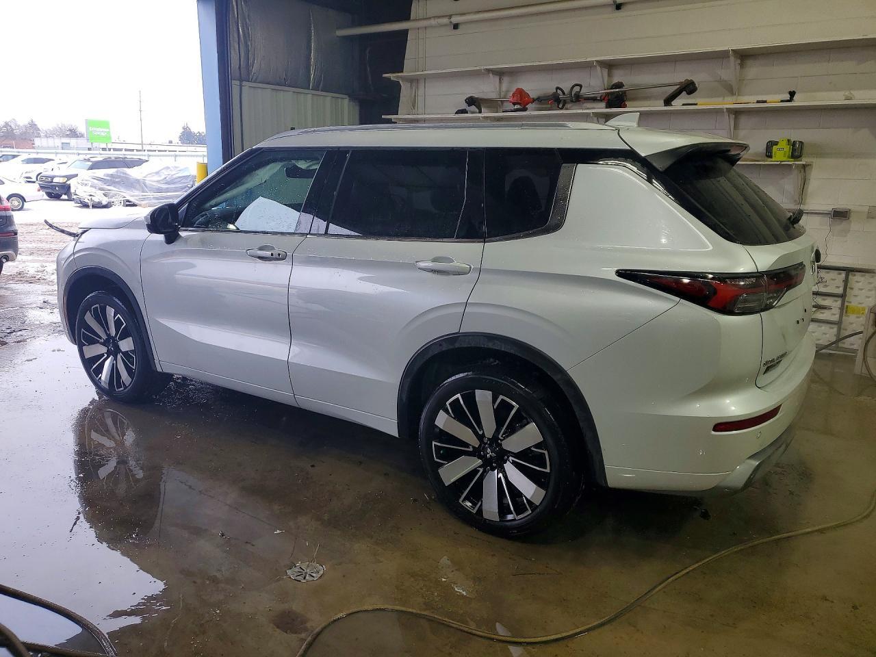 2025 MITSUBISHI outlander