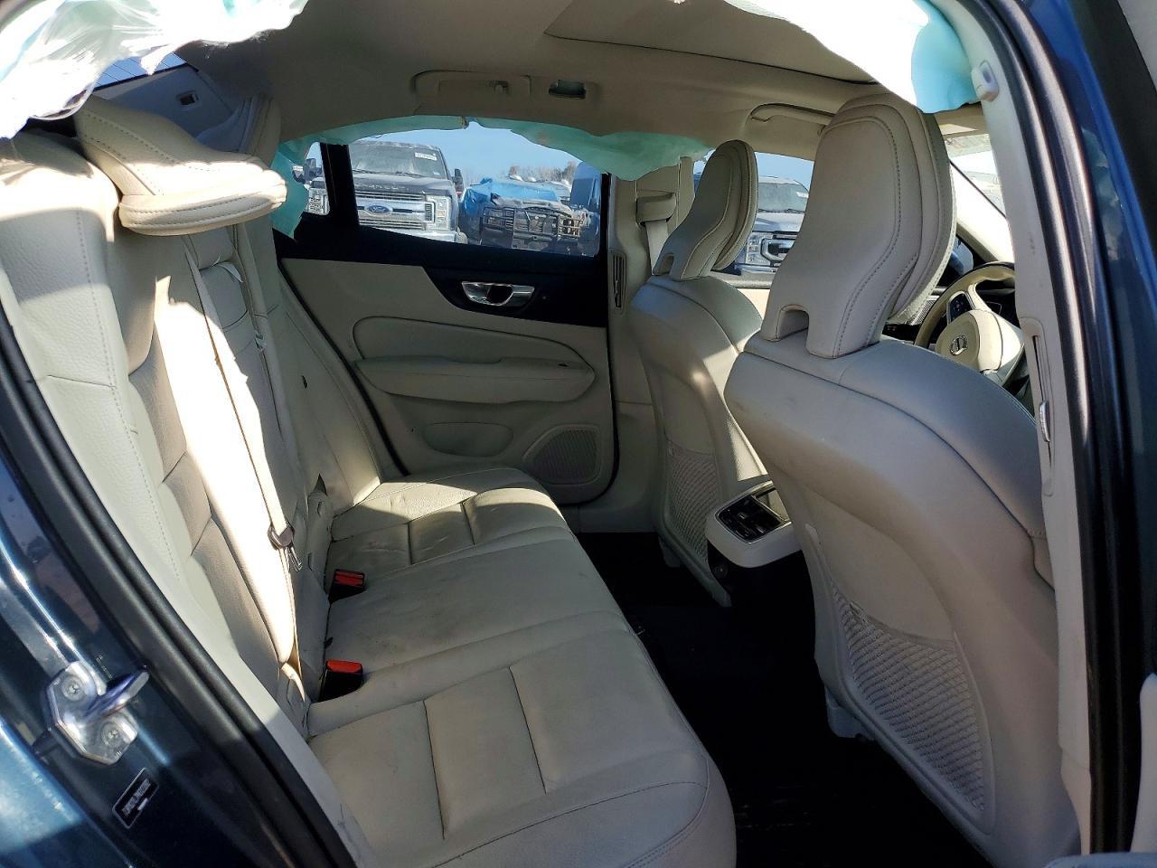 2021 VOLVO S60