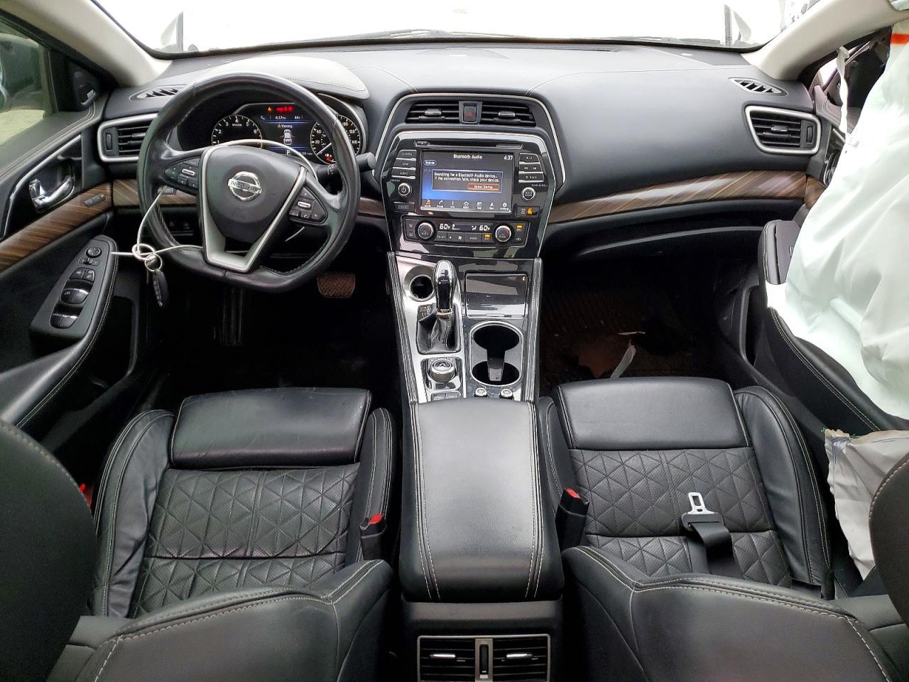 2017 NISSAN Maxima