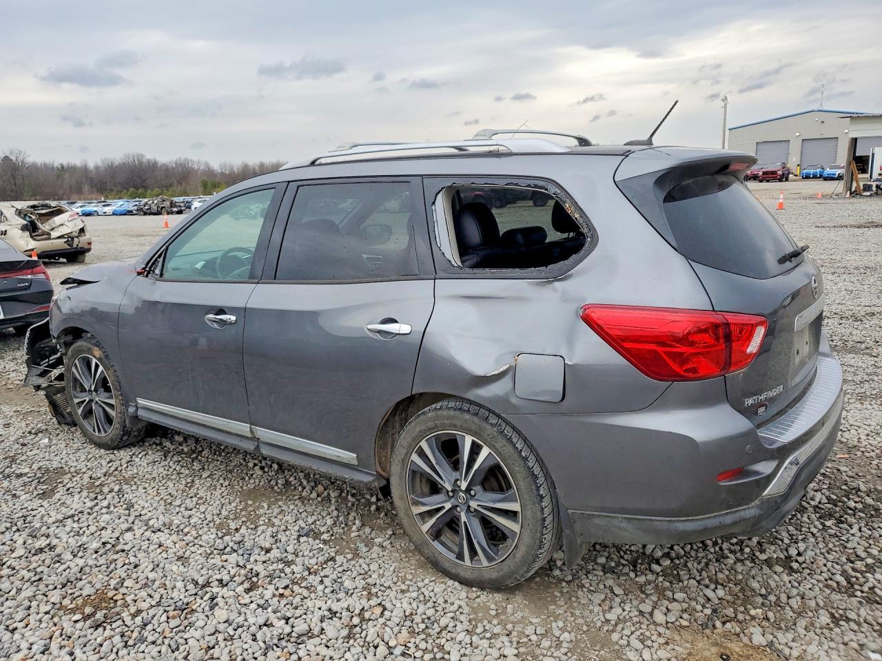 2018 NISSAN PATHFINDER