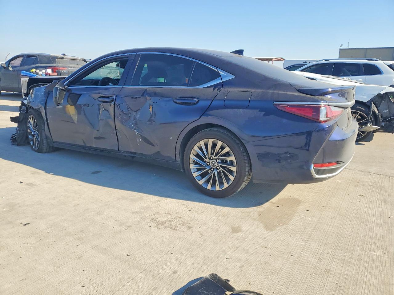 2025 LEXUS ES 300H