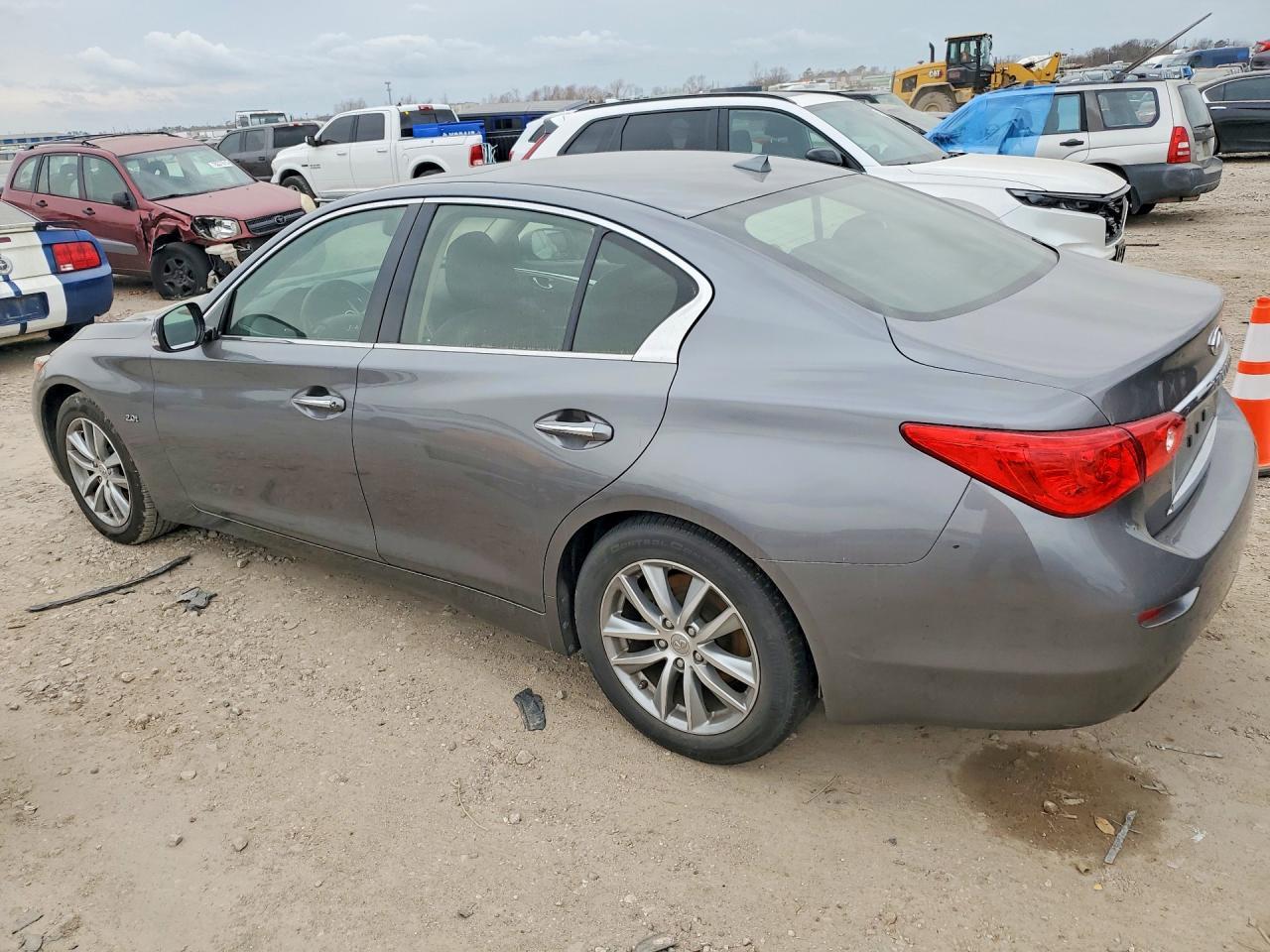 2016 INFINITI Q50