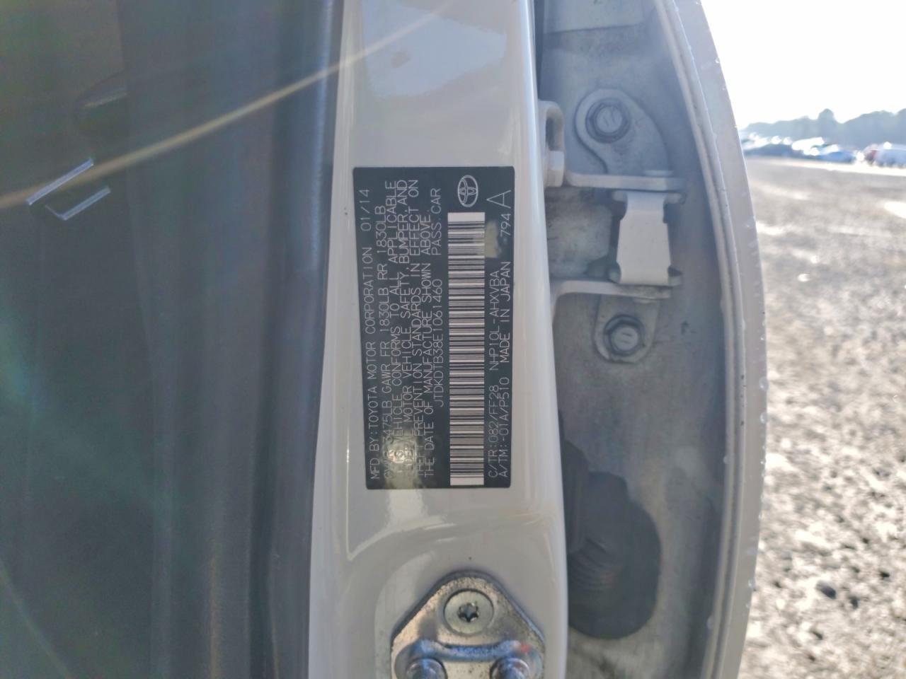 2014 TOYOTA Prius c