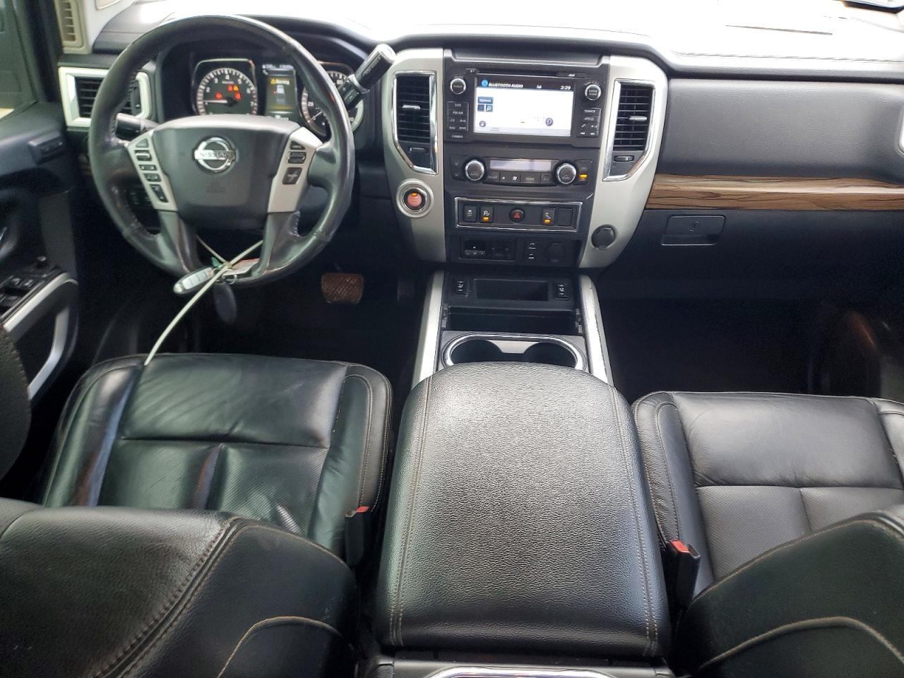 2017 NISSAN Titan