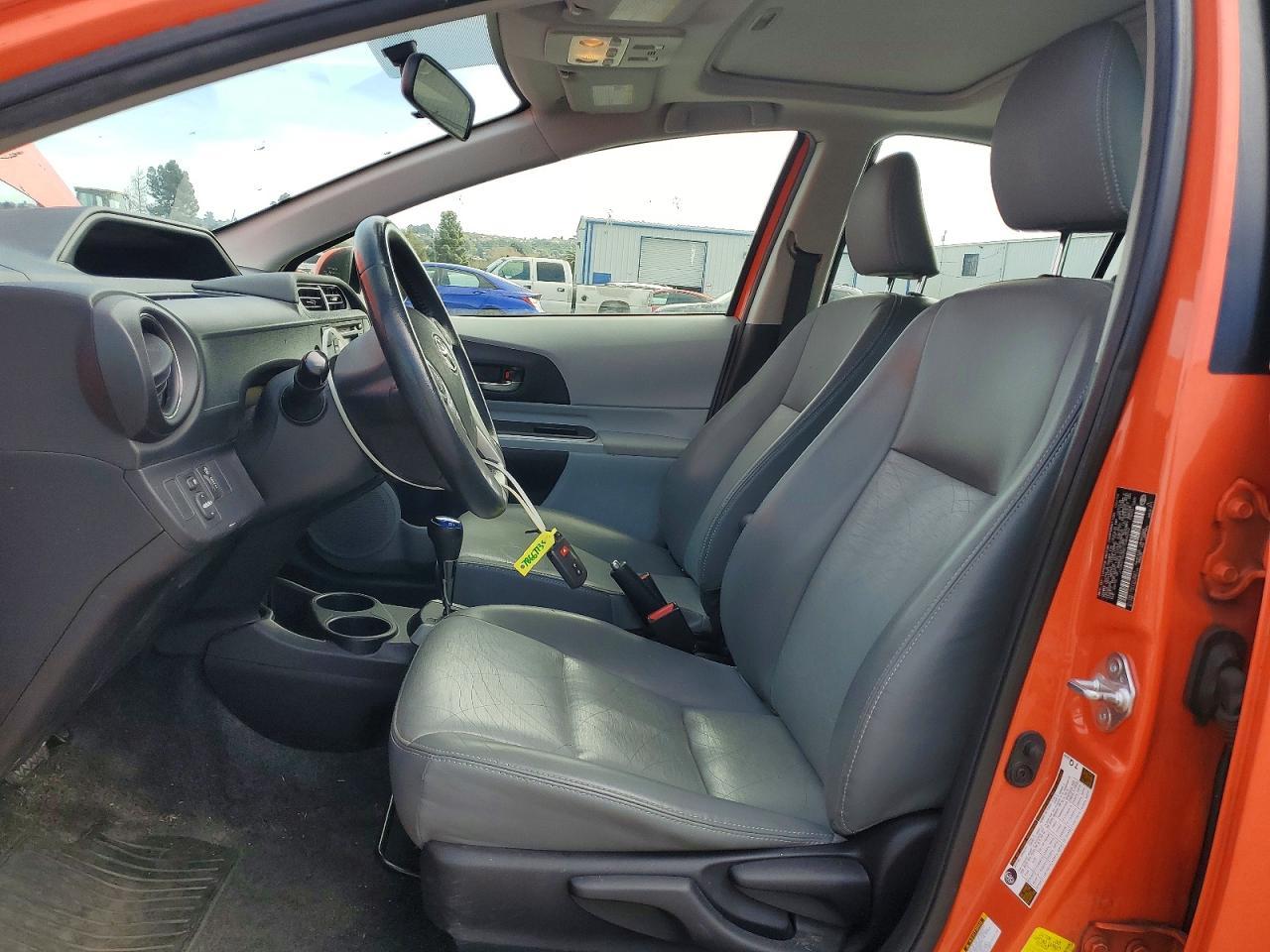 2014 TOYOTA Prius c