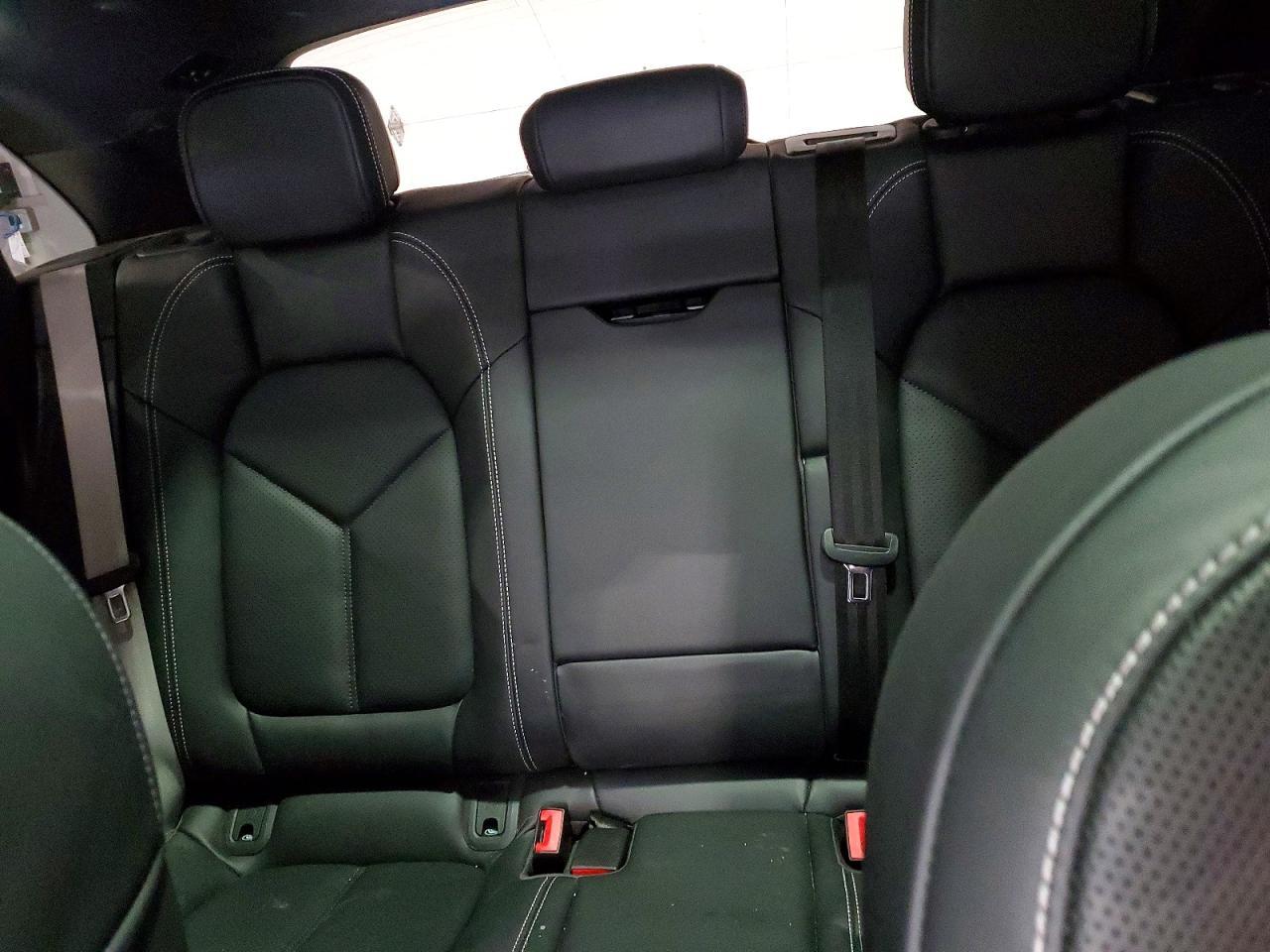 2022 PORSCHE Macan