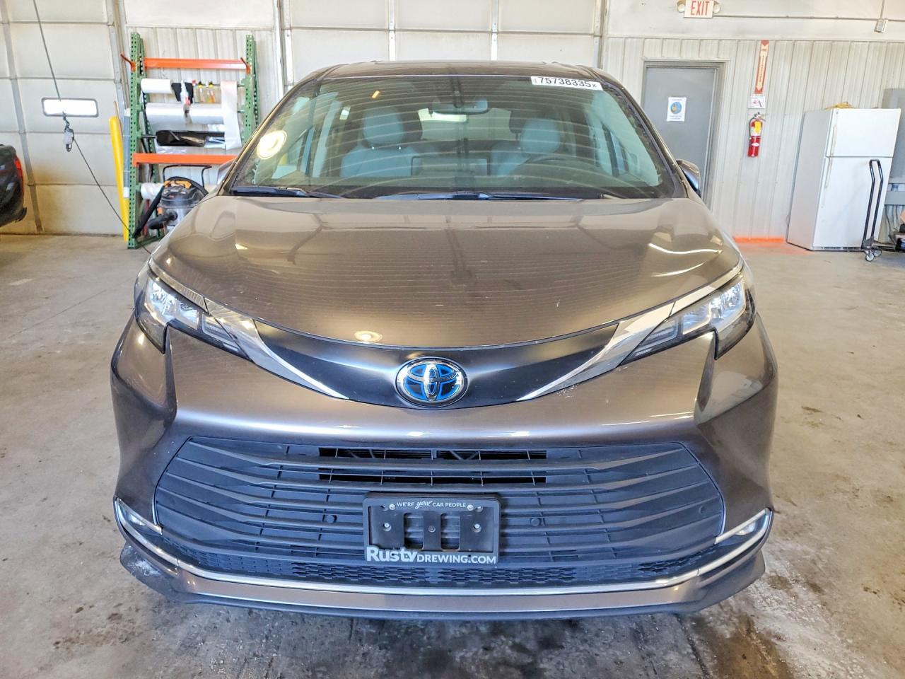 2023 TOYOTA SIENNA