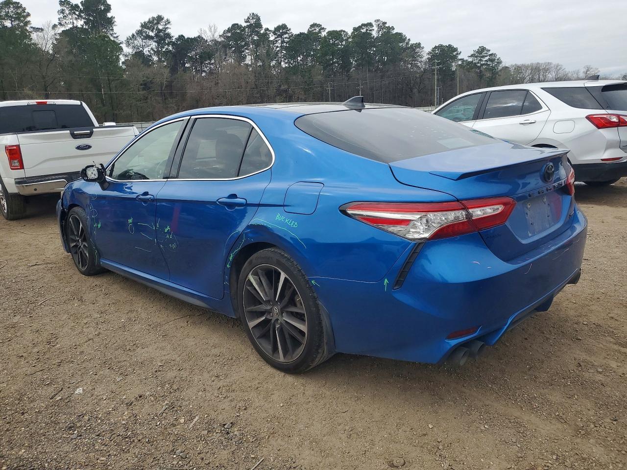 2019 TOYOTA CAMRY