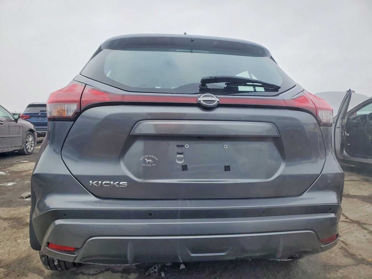2024 NISSAN KICKS