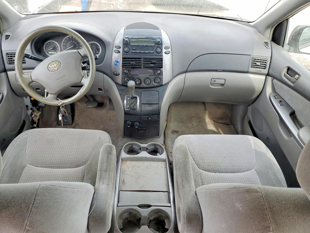 2009 TOYOTA SIENNA