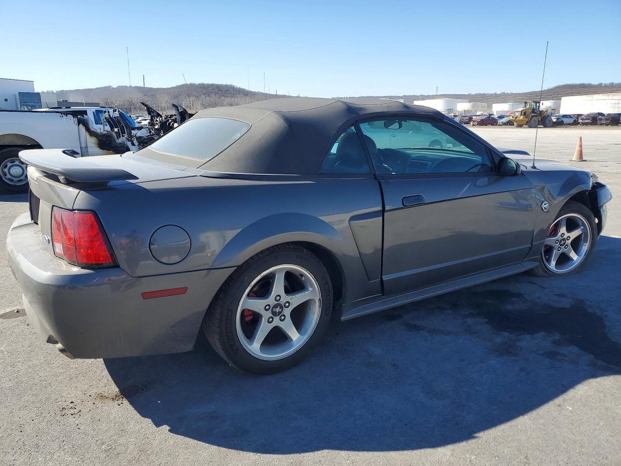 2004 FORD MUSTANG