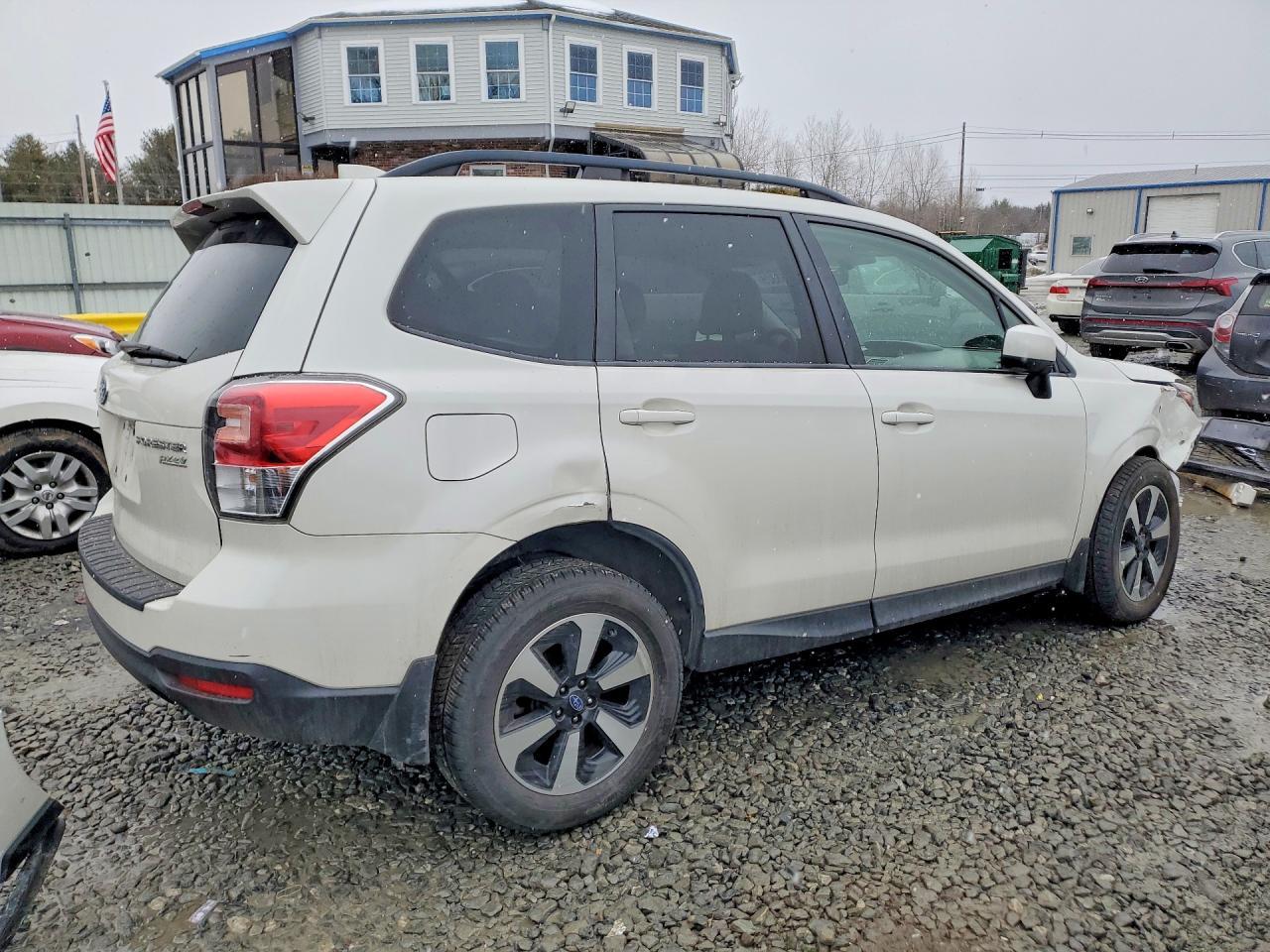 2017 SUBARU FORESTER