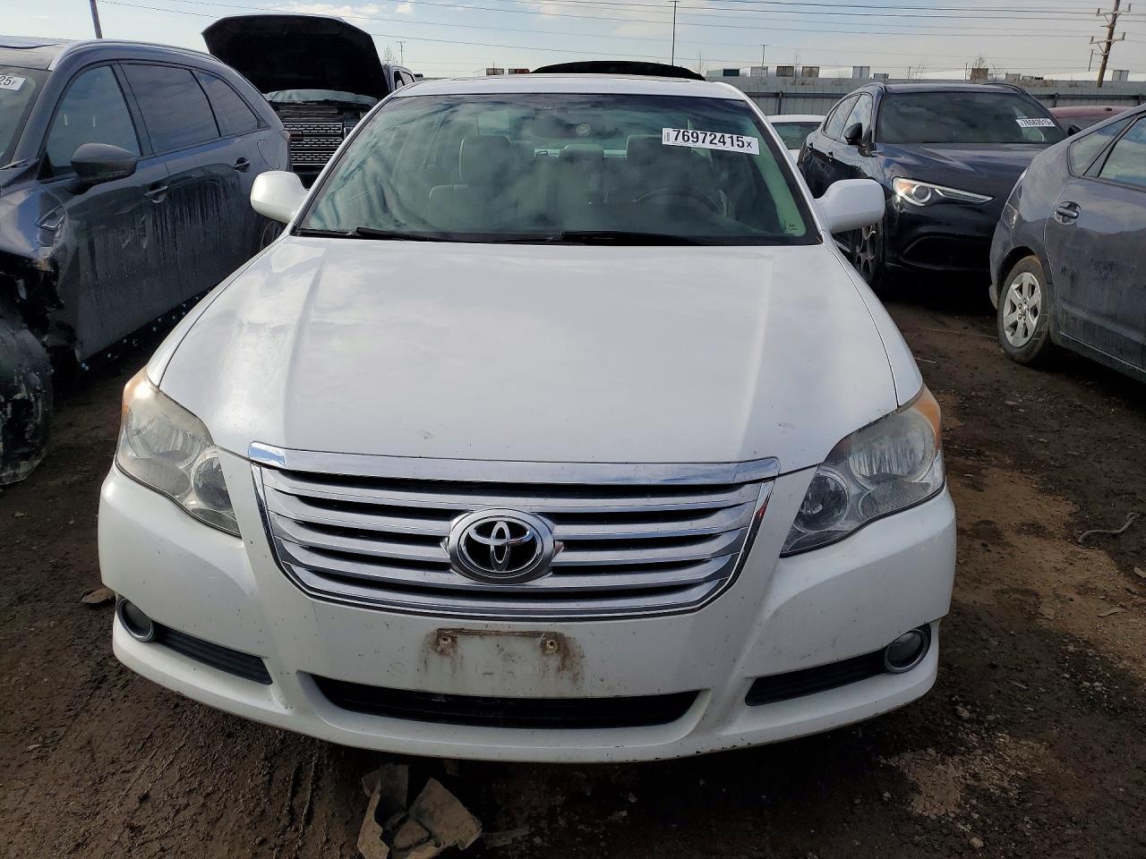 2010 TOYOTA Avalon