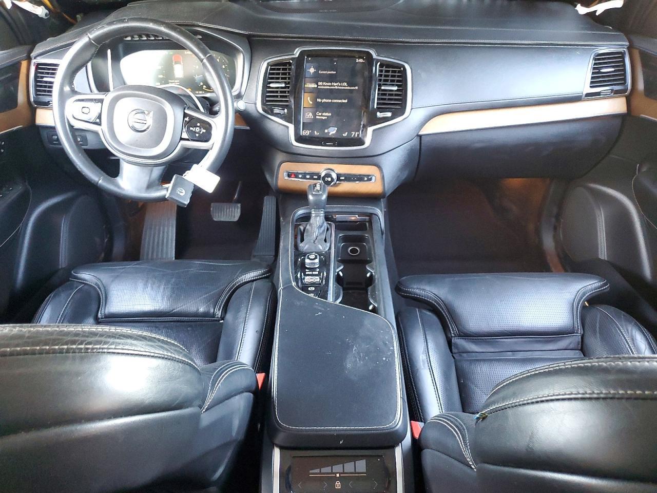 2019 VOLVO XC90