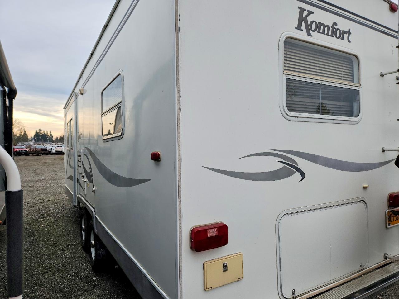 2006 KOMFORT Trailer
