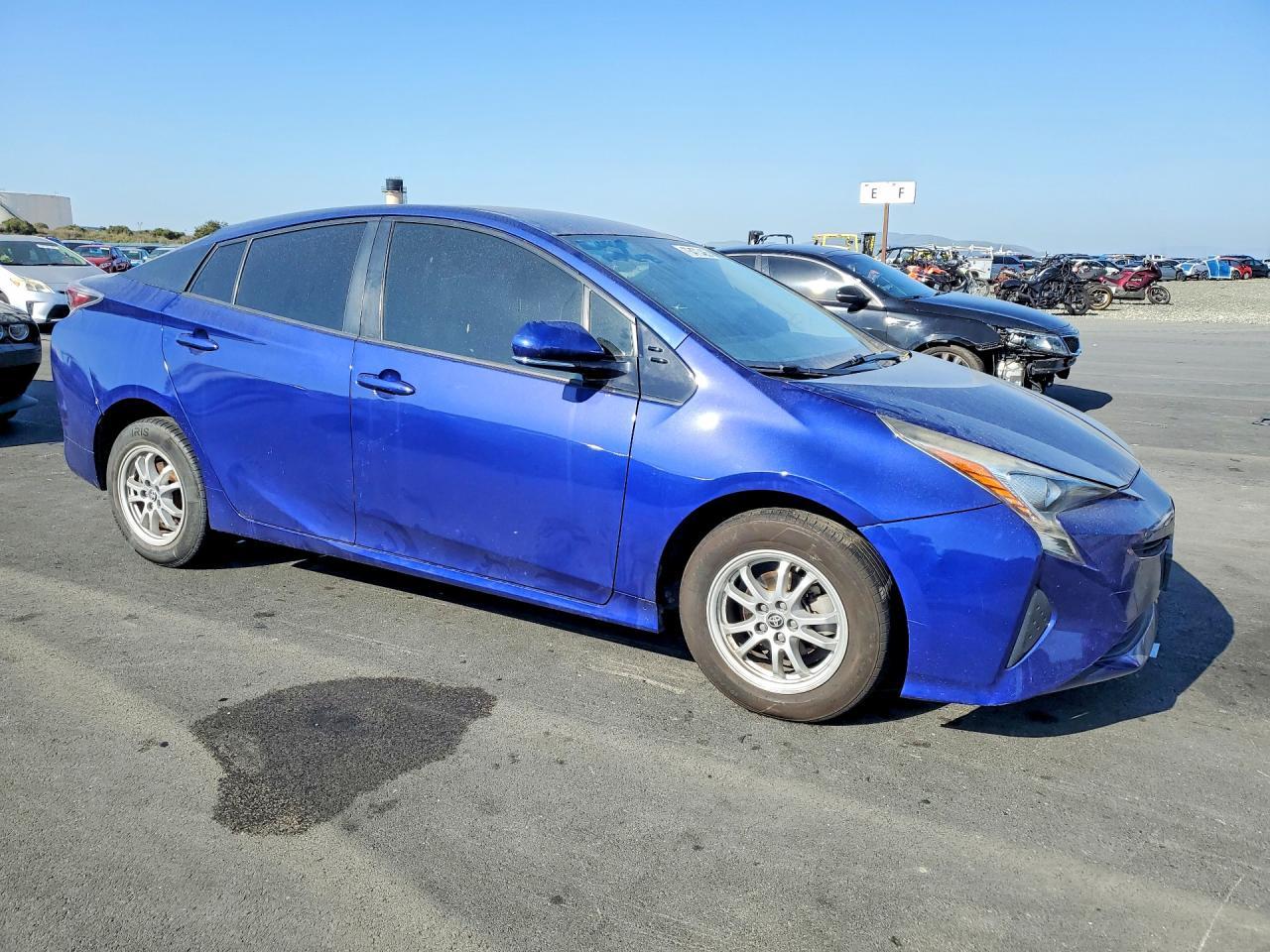 2016 TOYOTA PRIUS