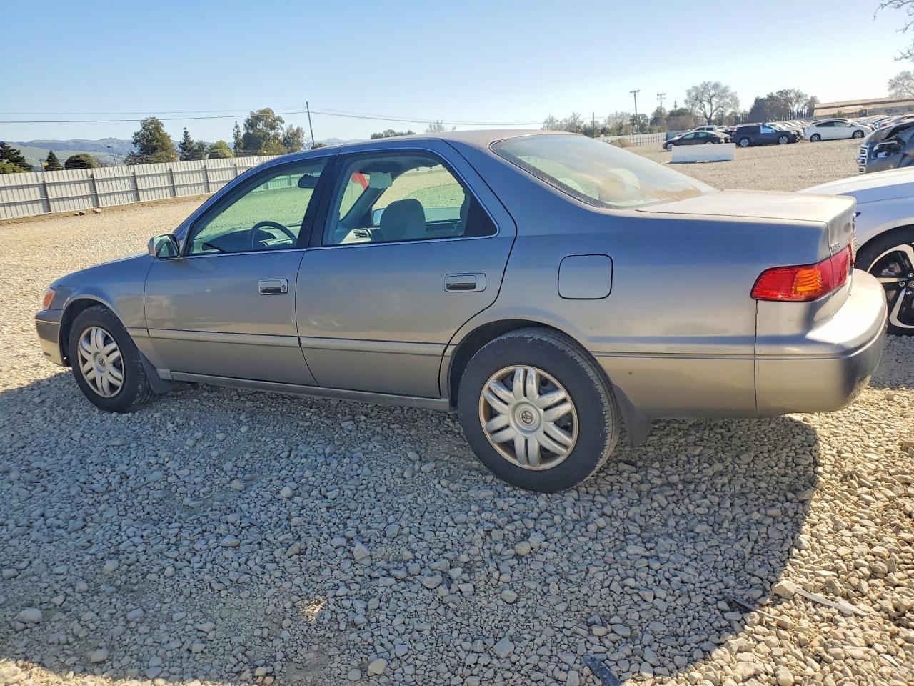 2001 TOYOTA CAMRY