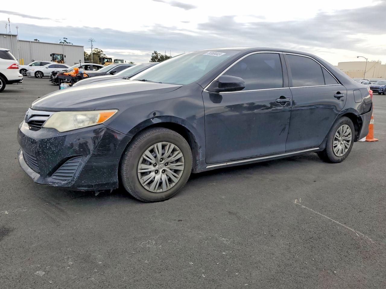 2014 TOYOTA CAMRY
