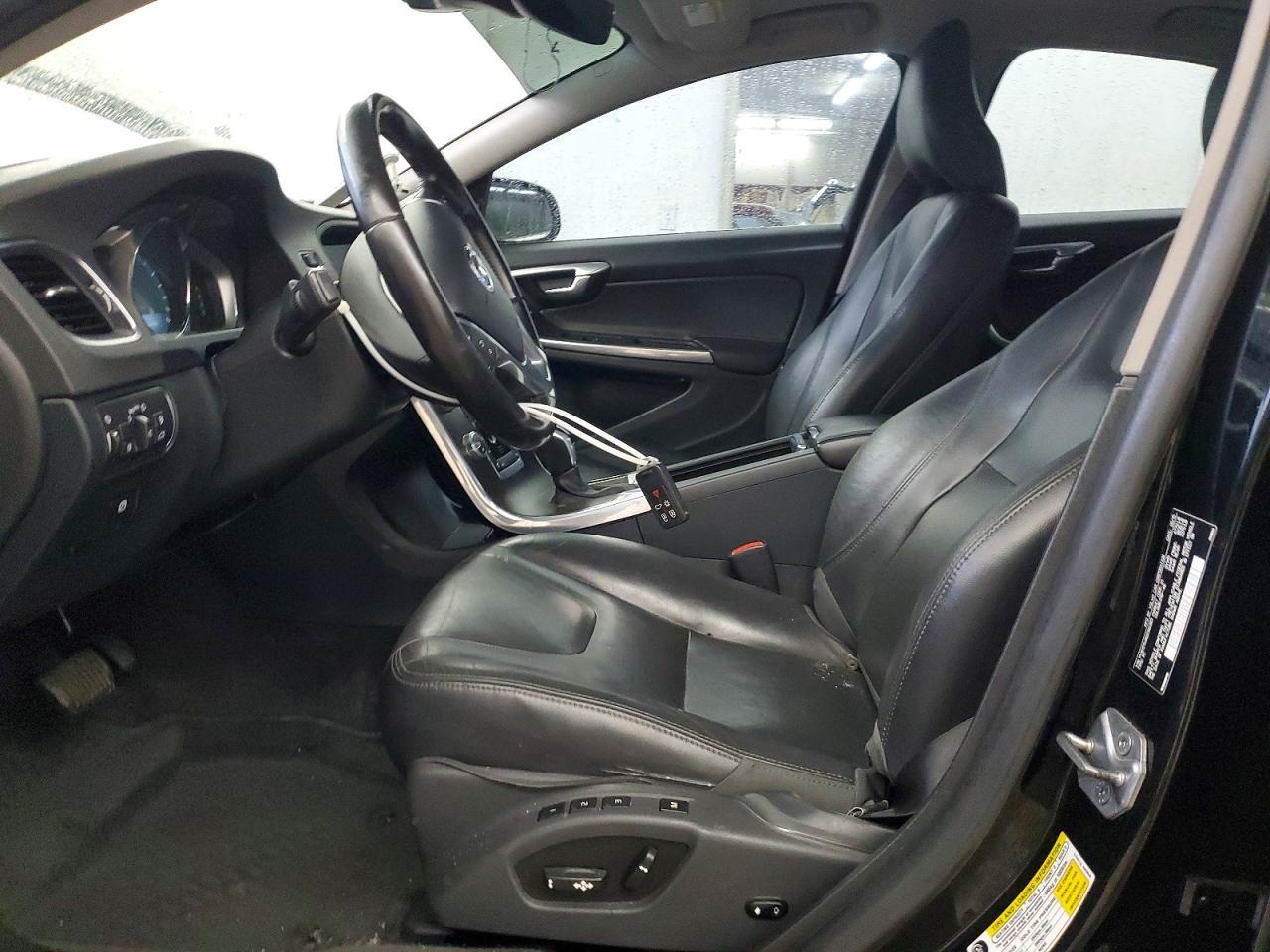 2016 VOLVO S60