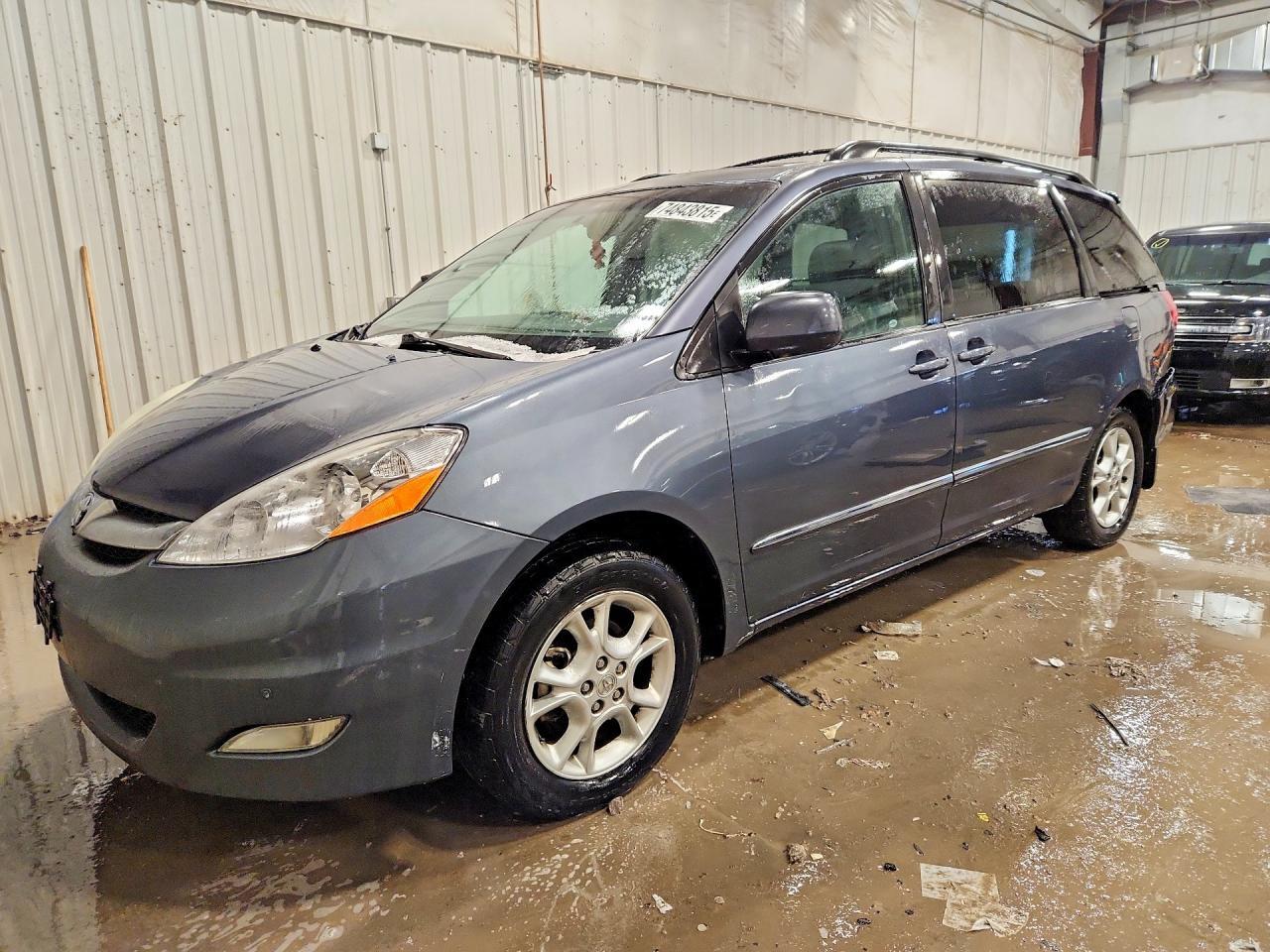 2006 TOYOTA SIENNA