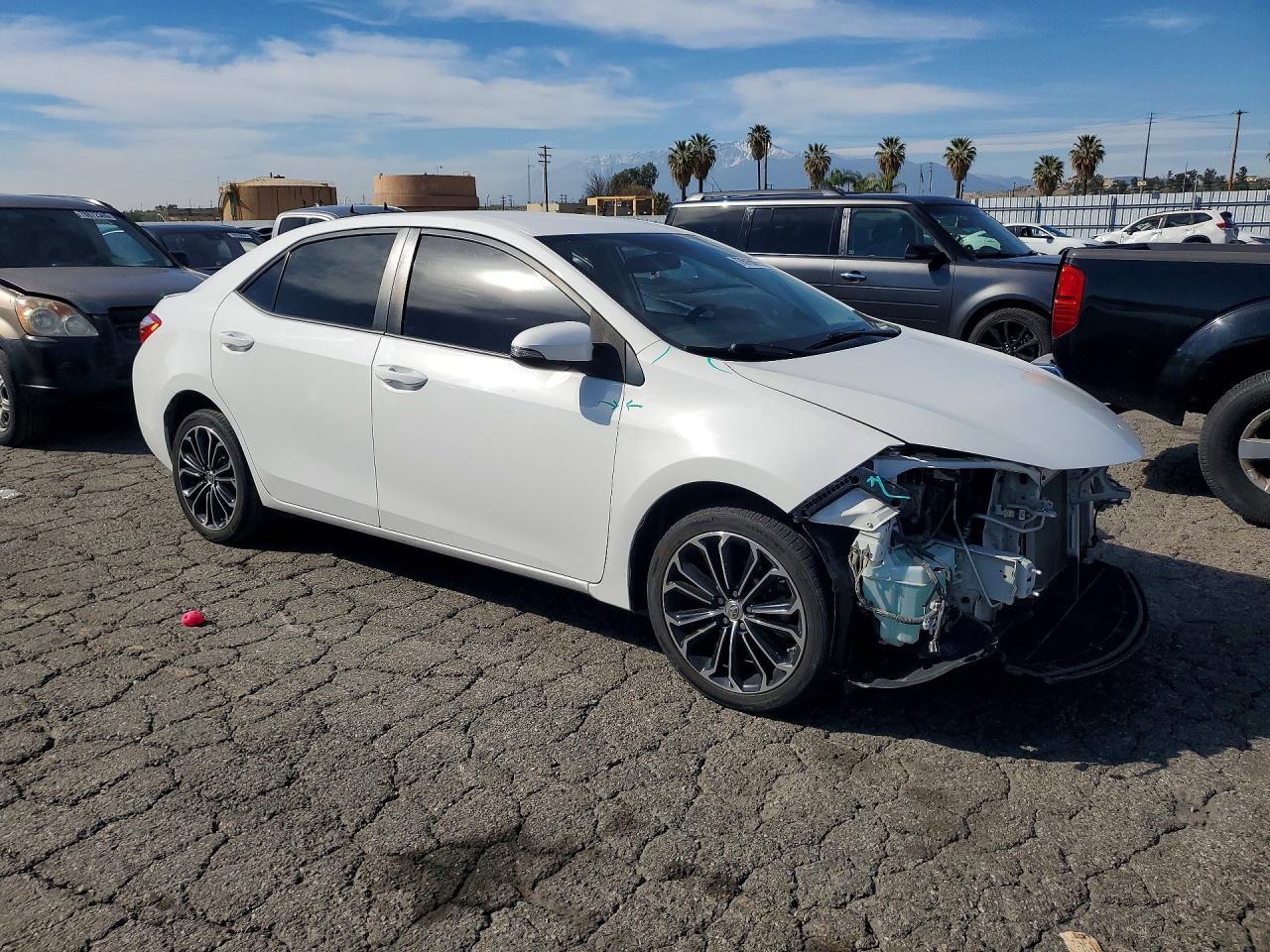 2015 TOYOTA COROLLA