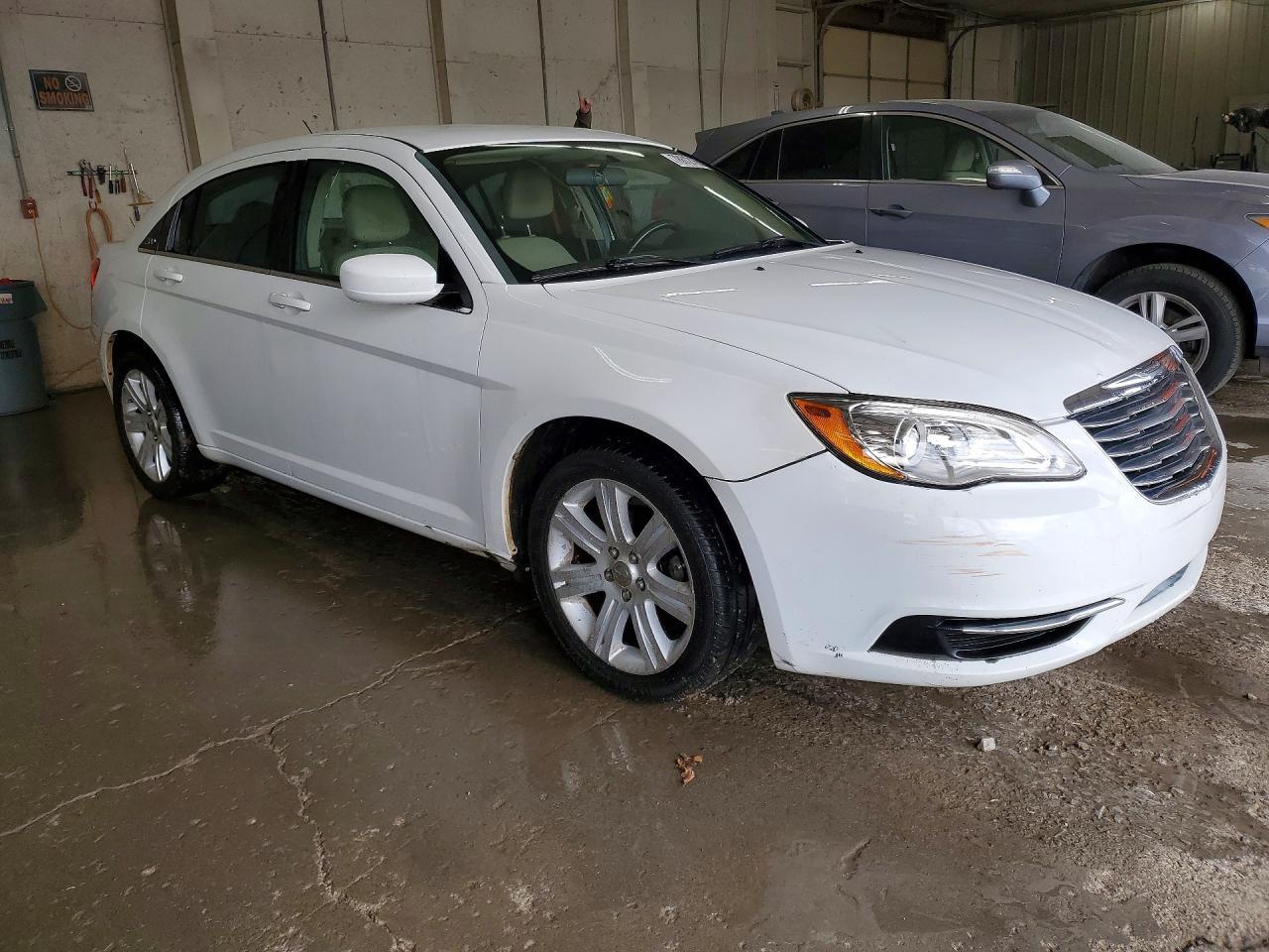2013 CHRYSLER 200