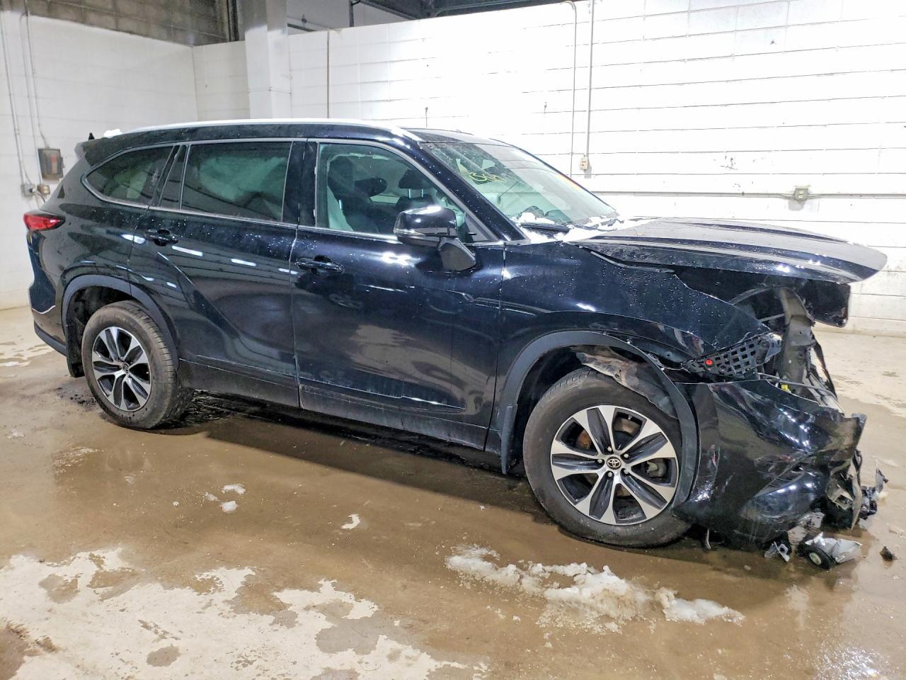 2022 TOYOTA HIGHLANDER