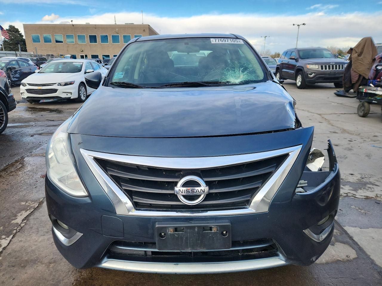 2015 NISSAN VERSA