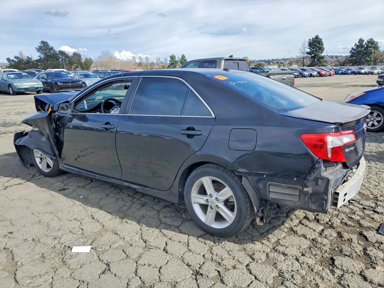 2013 TOYOTA CAMRY