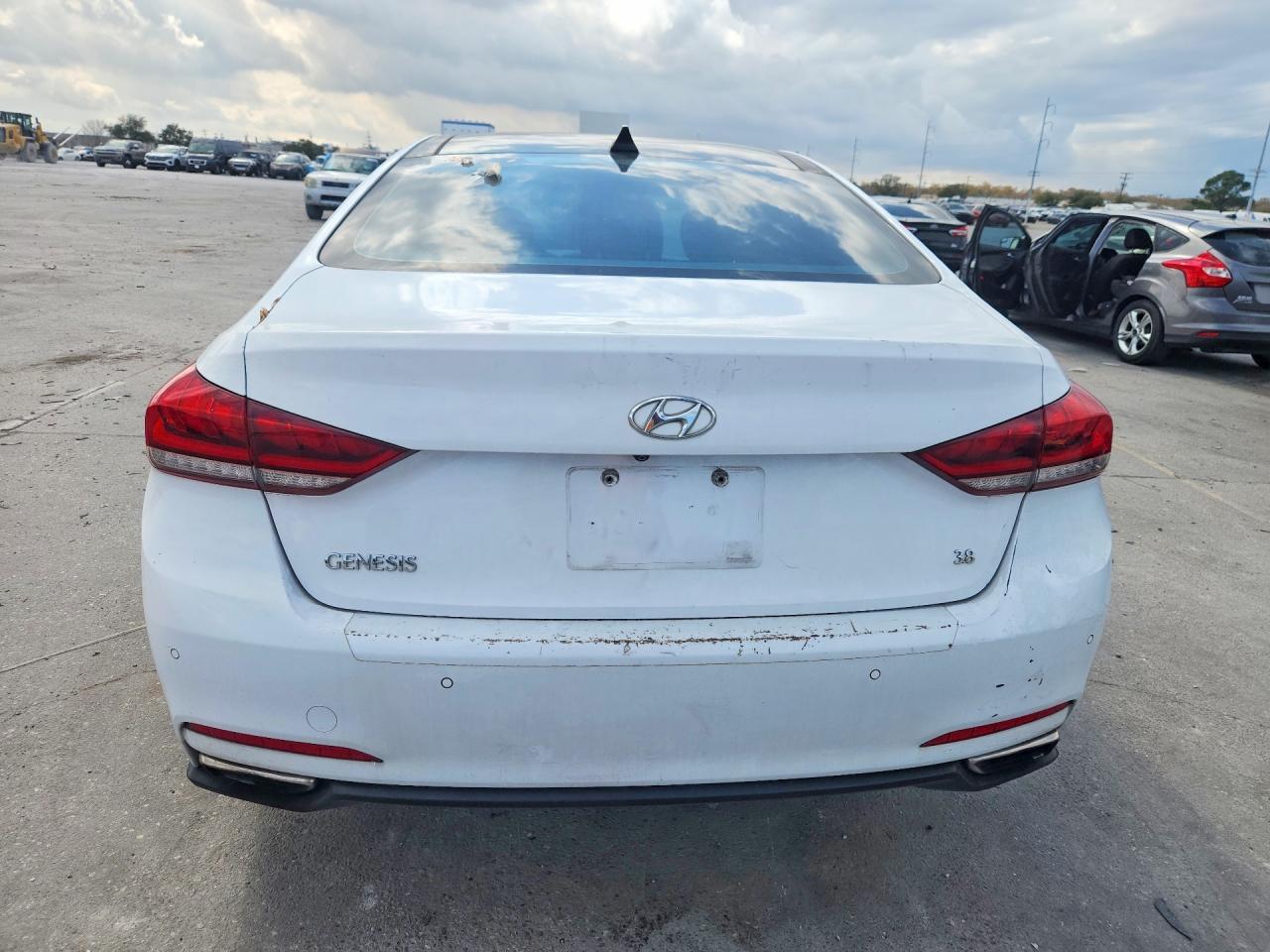 2015 HYUNDAI GENESIS