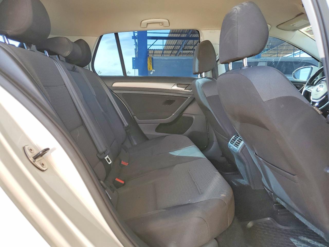 2016 VOLKSWAGEN GOLF