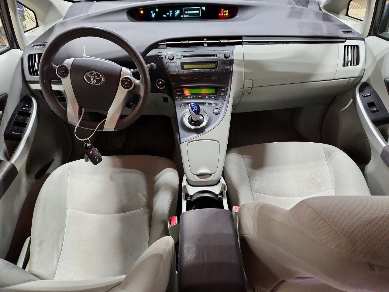 2011 TOYOTA PRIUS