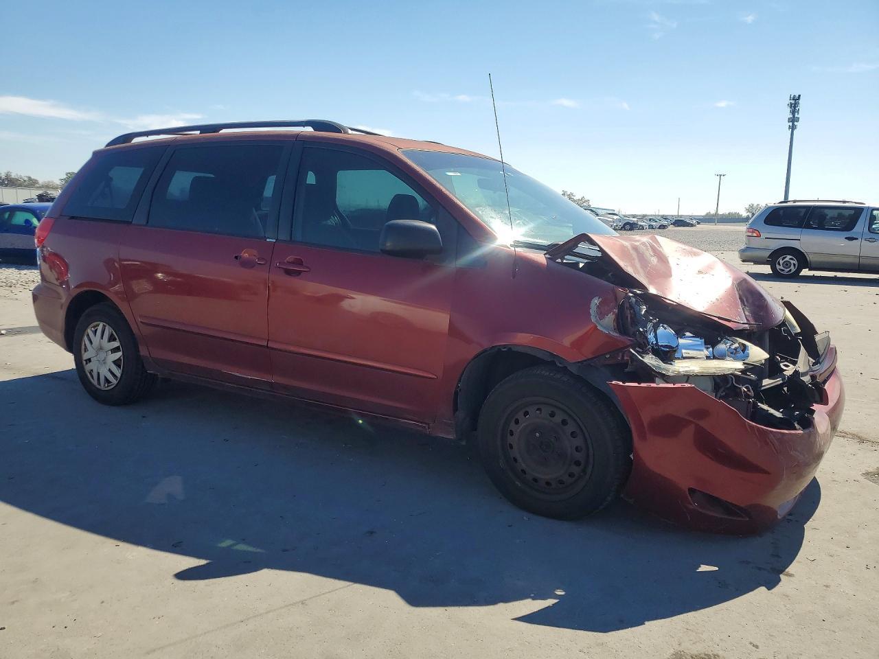 2010 TOYOTA SIENNA