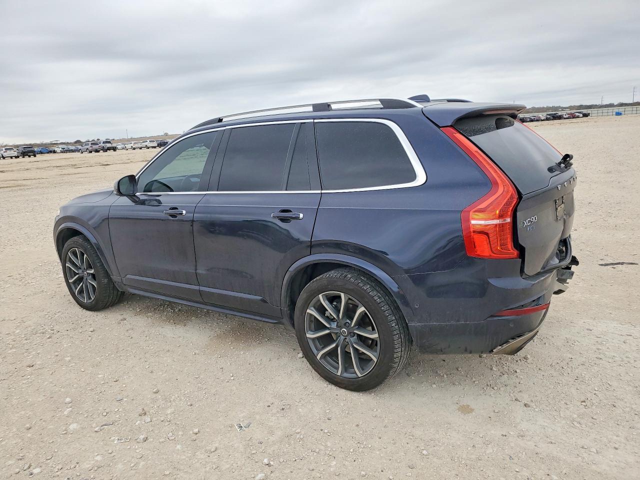 2017 VOLVO XC90