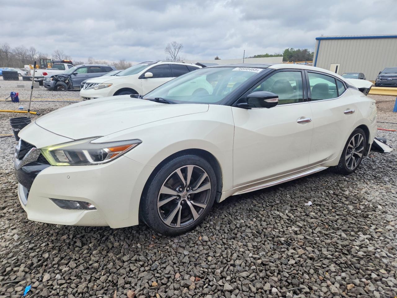 2017 NISSAN Maxima
