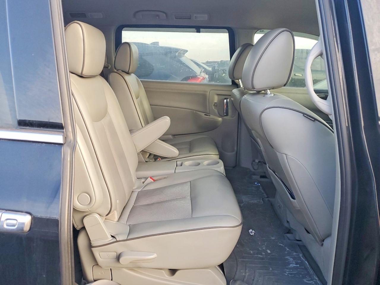 2015 NISSAN Quest