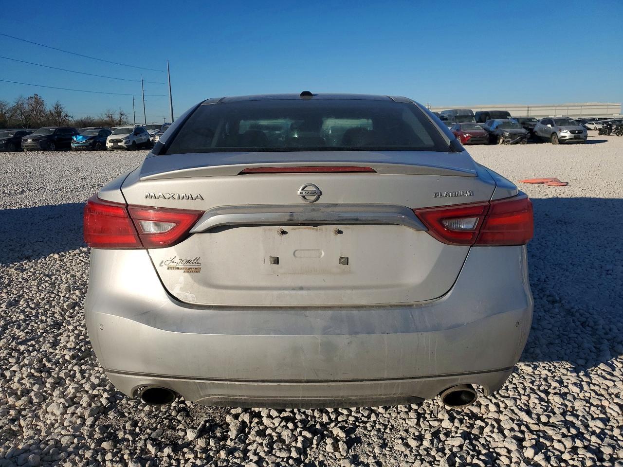 2017 NISSAN Maxima