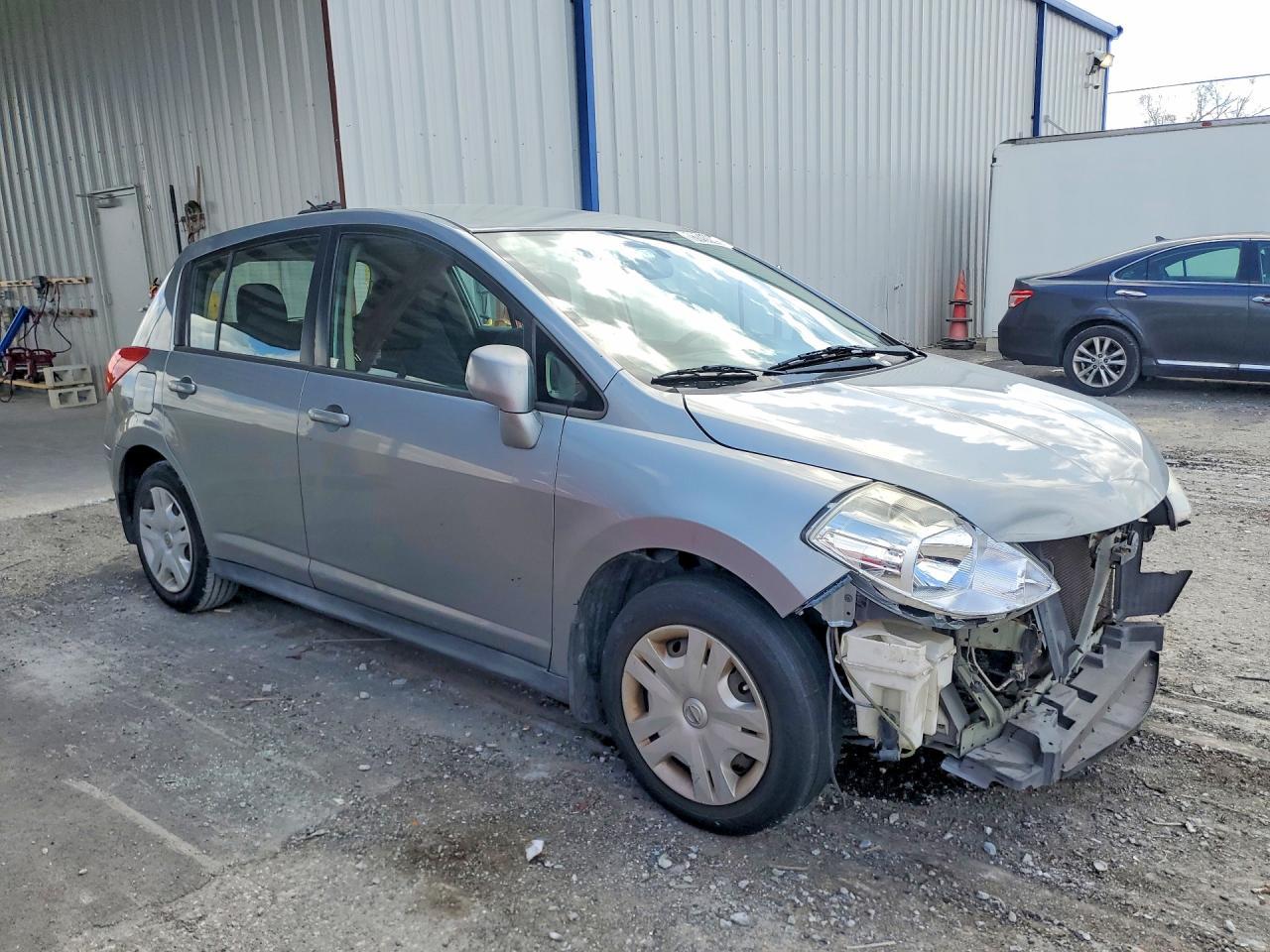 2011 NISSAN VERSA