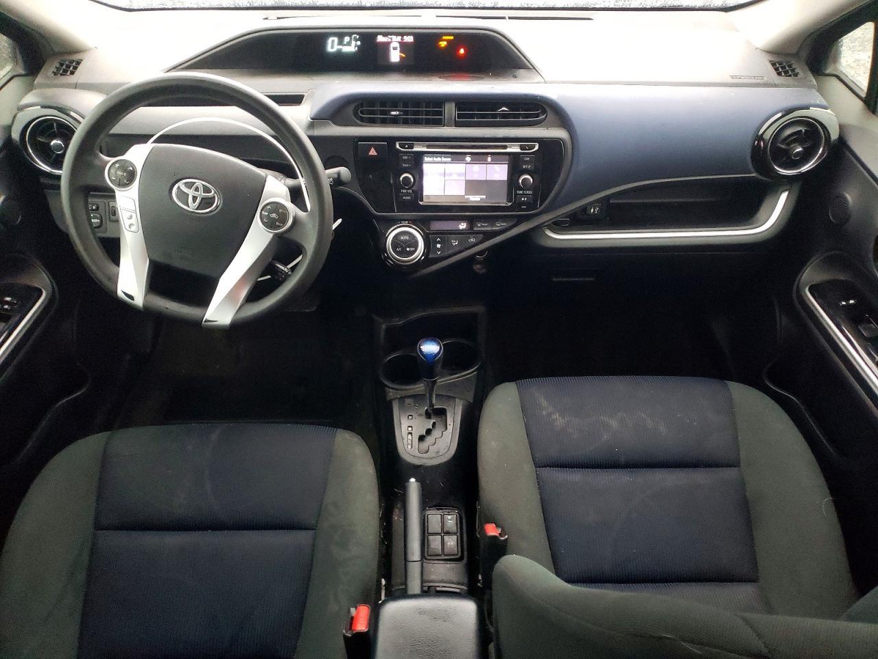 2015 TOYOTA Prius c