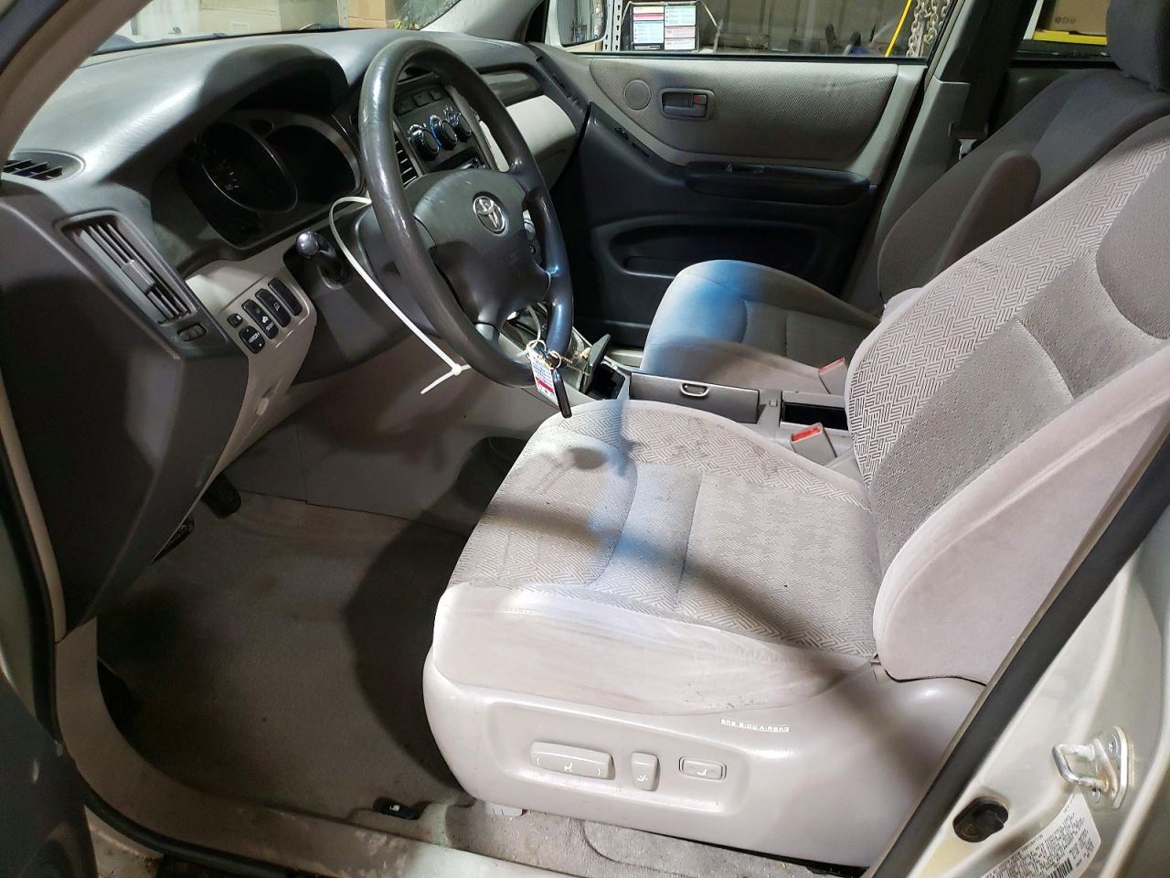 2003 TOYOTA HIGHLANDER