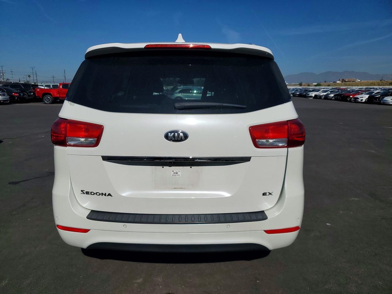 2017 KIA SEDONA