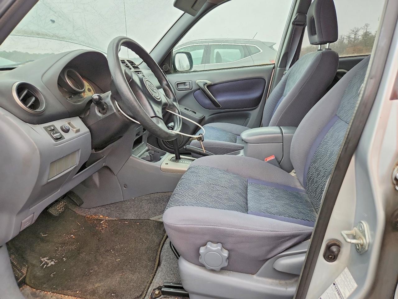 2002 TOYOTA RAV4