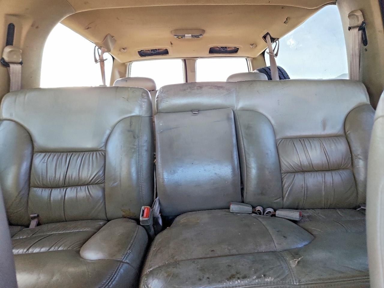 1999 GMC Suburban