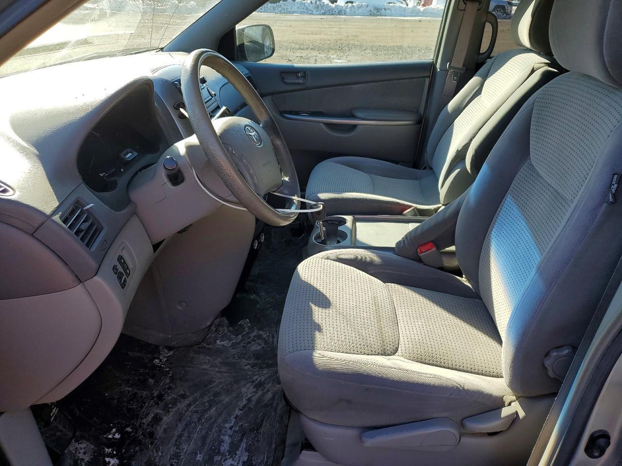 2006 TOYOTA SIENNA